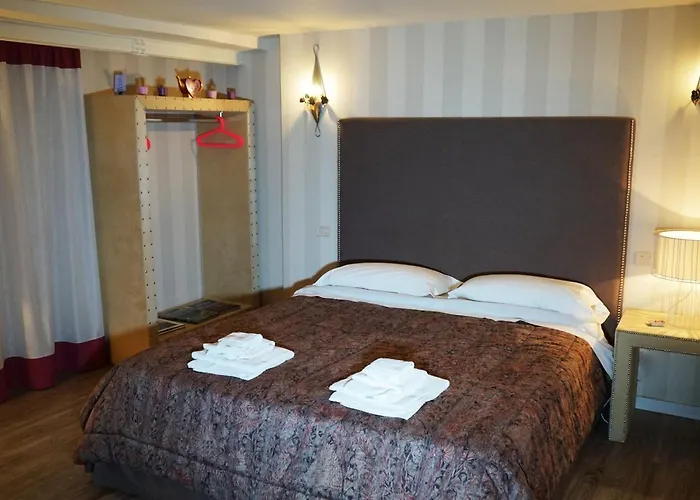 Pensiune Dante's By Apulia